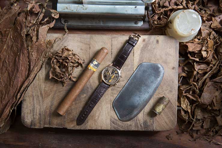Für Uhren- und Cigarren-Aficionados lanciert die Schweizer Uhrenmanufaktur die Zenith El Primero Legend of Cohiba.