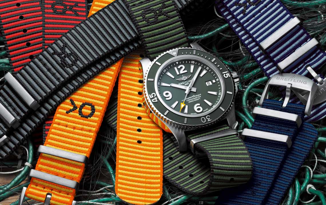 Die Outerknown-NATO-Armbänder aus ECONYL® werden exklusiv über die autorisierten E-Commerce-Plattformen von Breitling erhältlich sein, wo Kunden zunächst eine Breitling Uhr mit einem der innovativen, umweltfreundlichen neuen Armbänder konfigurieren können, bevor sie sich für den Kauf entscheiden.