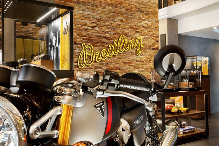 740.5 04 breitling x triumph motorcycles