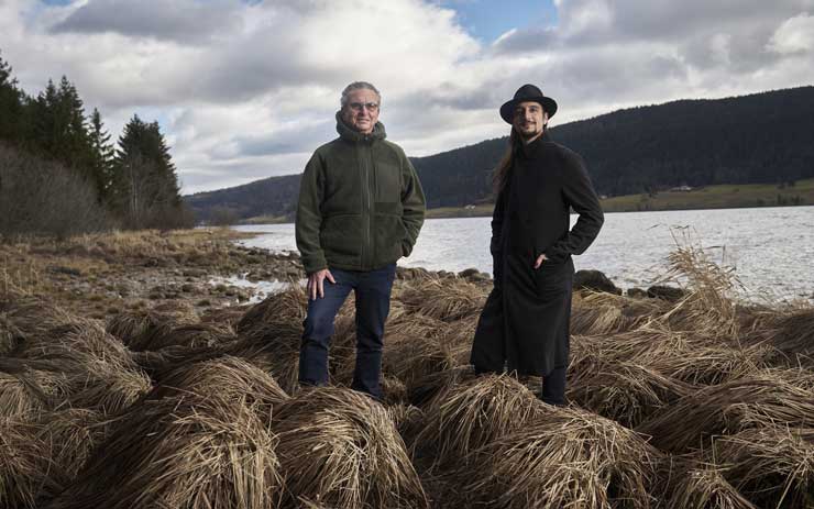 Dominique Renaud und Julien Tixier am Ufer des Lac de Joux im Herzen des Schweizer Uhrenlandes
